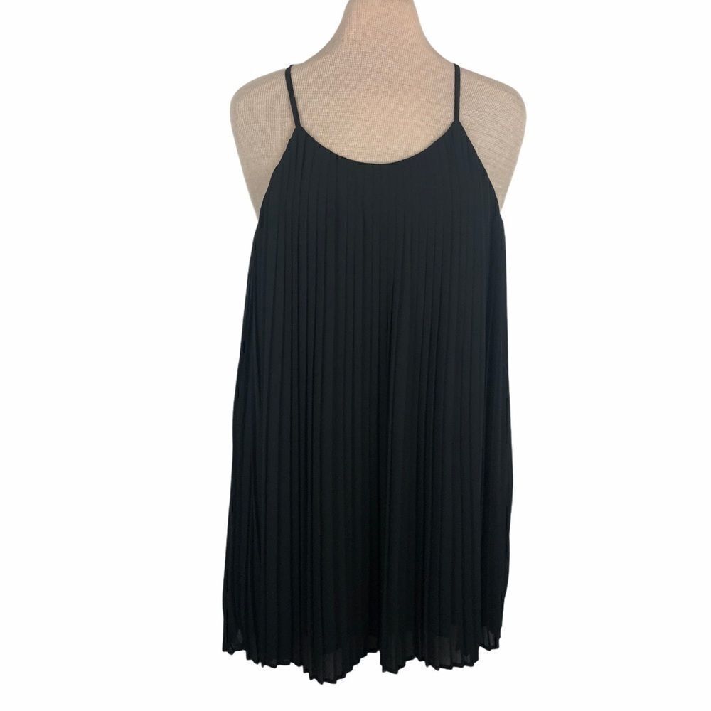 Glamorous pleated little black dress